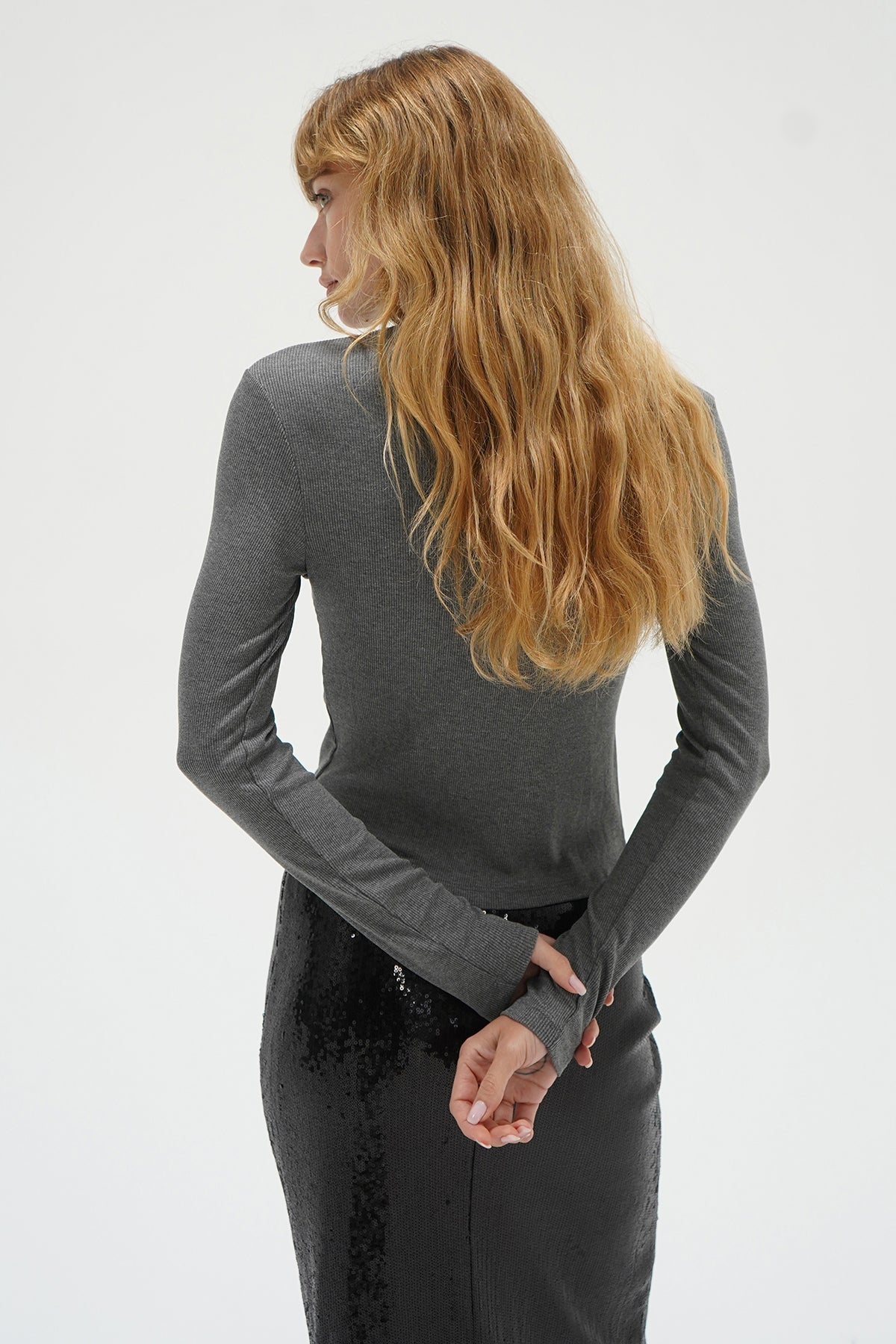 Women | Gabriella Ribbed Snap Henley | Dark Heather Grey