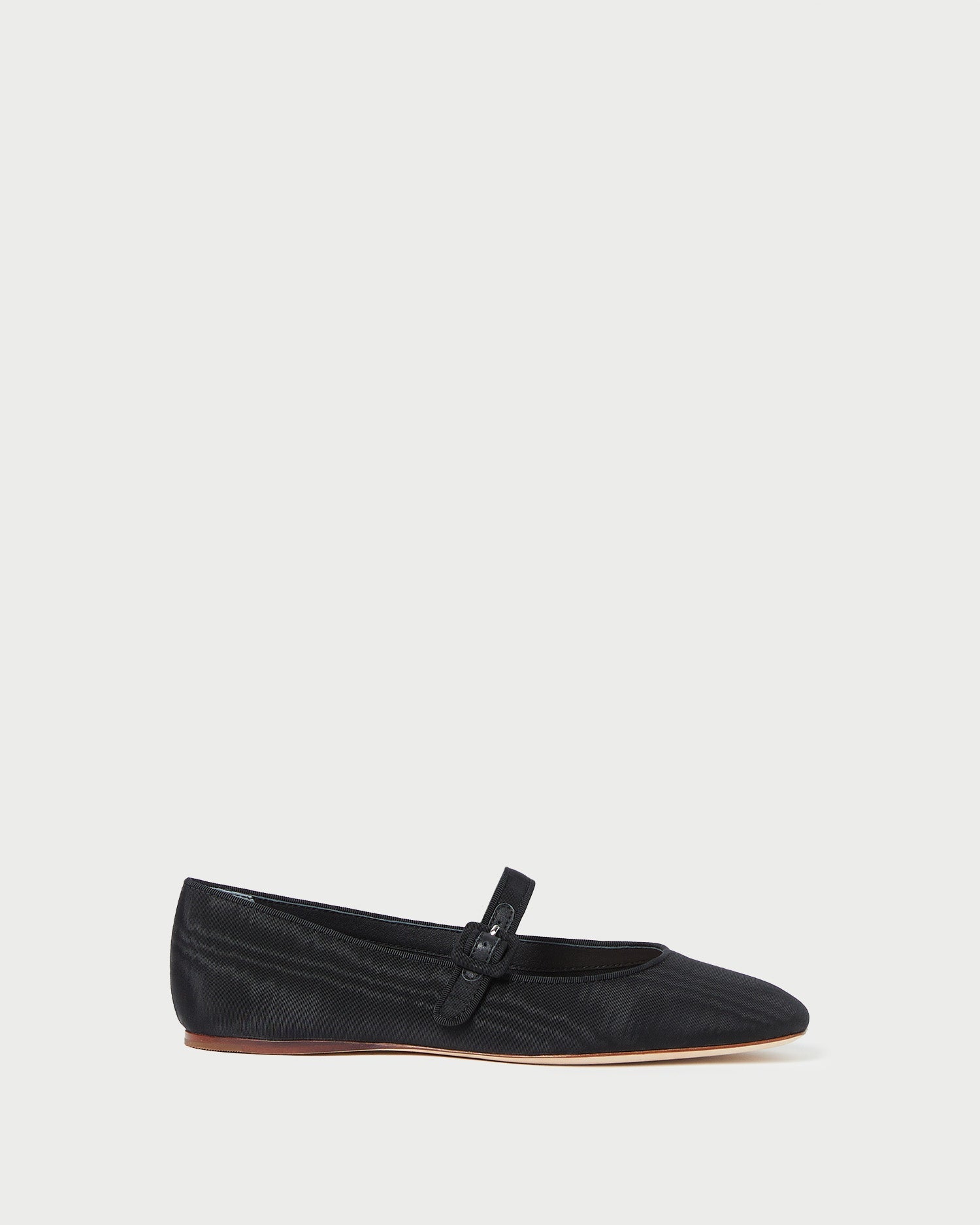 Color: Black/Black