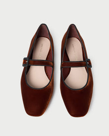 Color: Sienna/Black