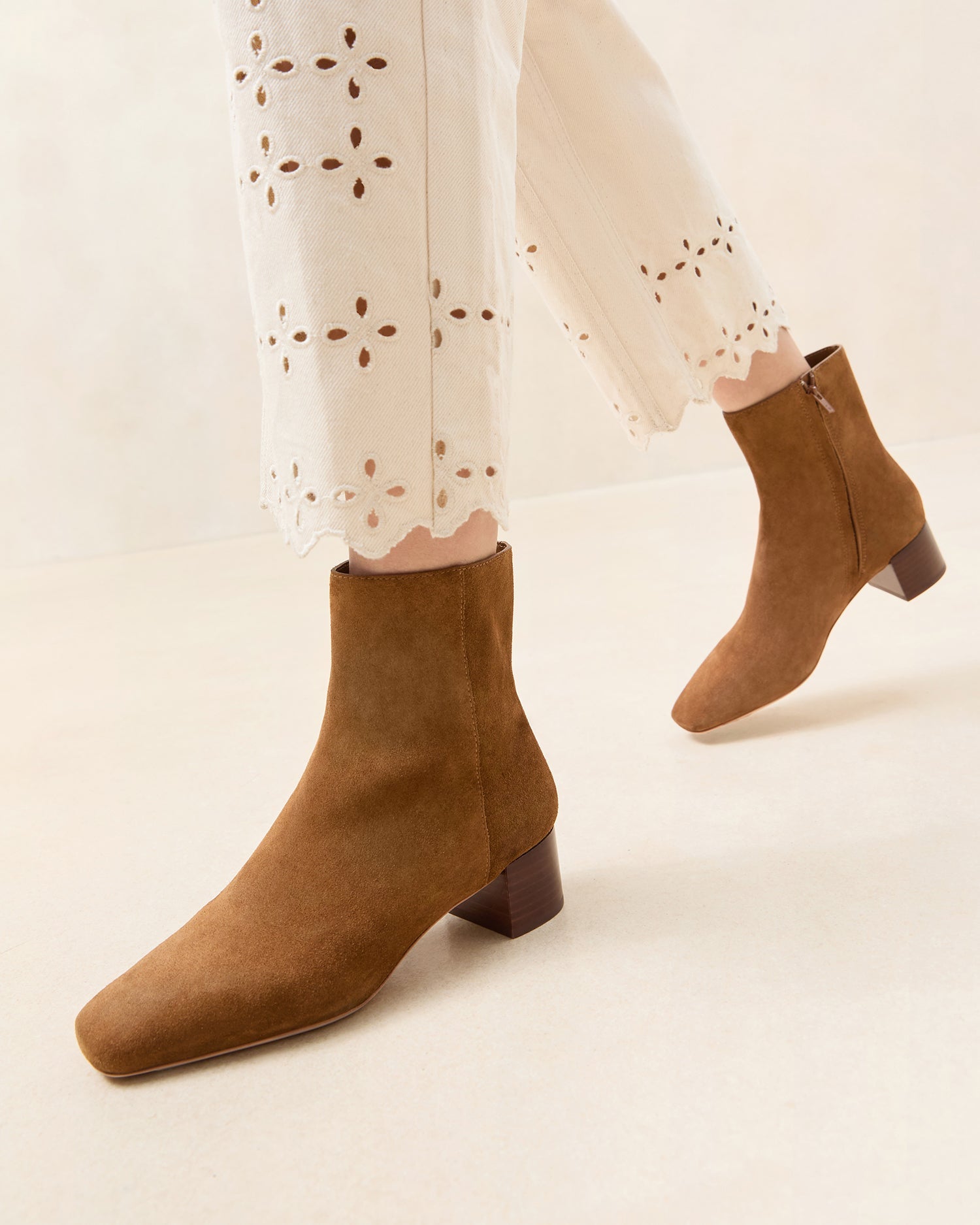 Color: Cacao
