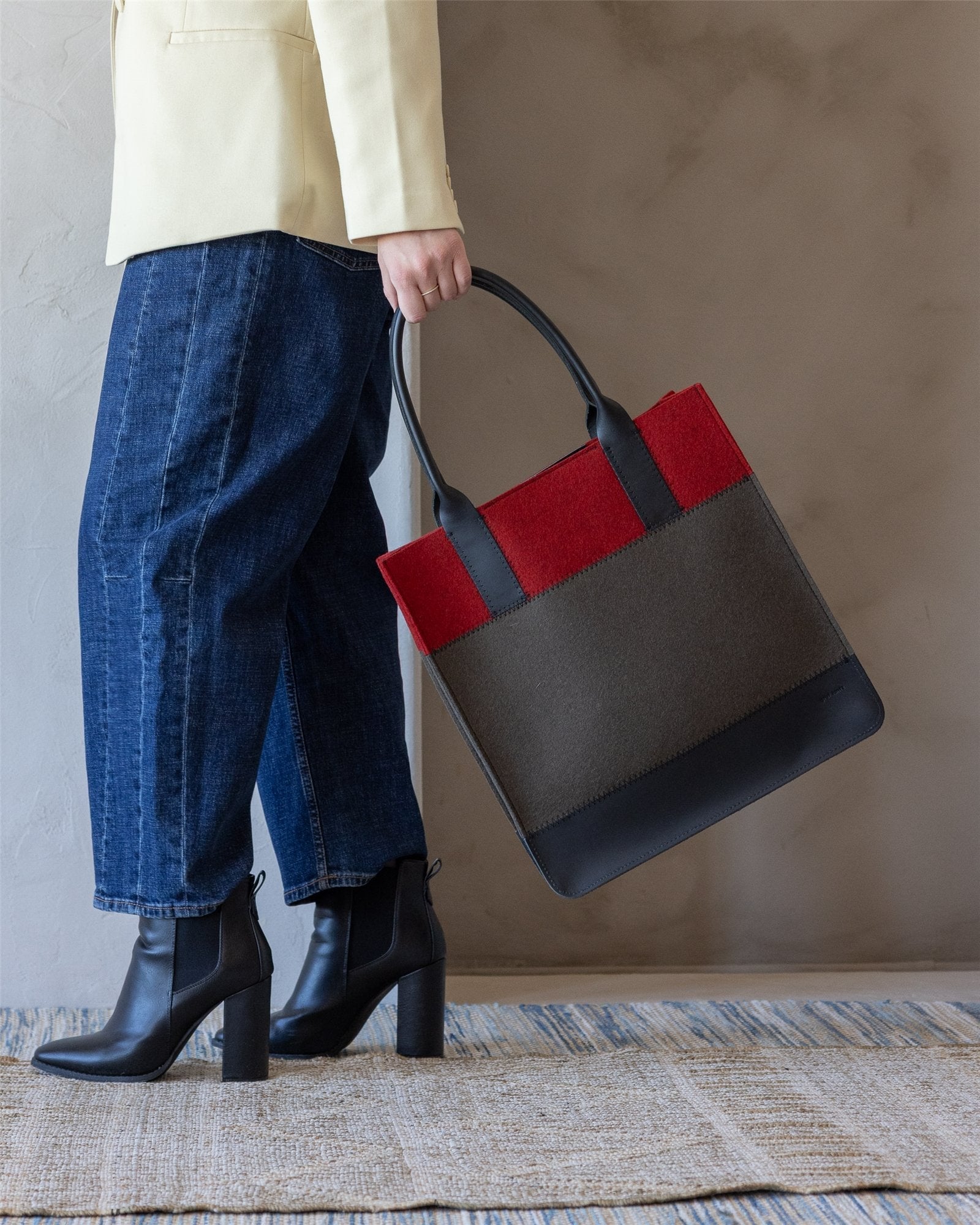 Jaunt Merino Wool Tote — Final Sale | Tobacco x Cherry