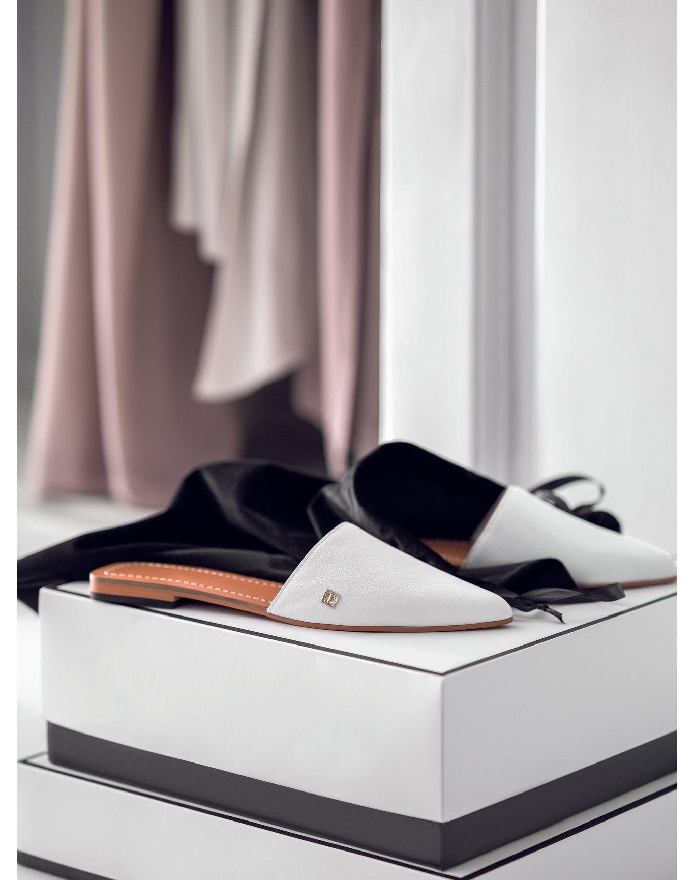 Grace Leather Slippers | White