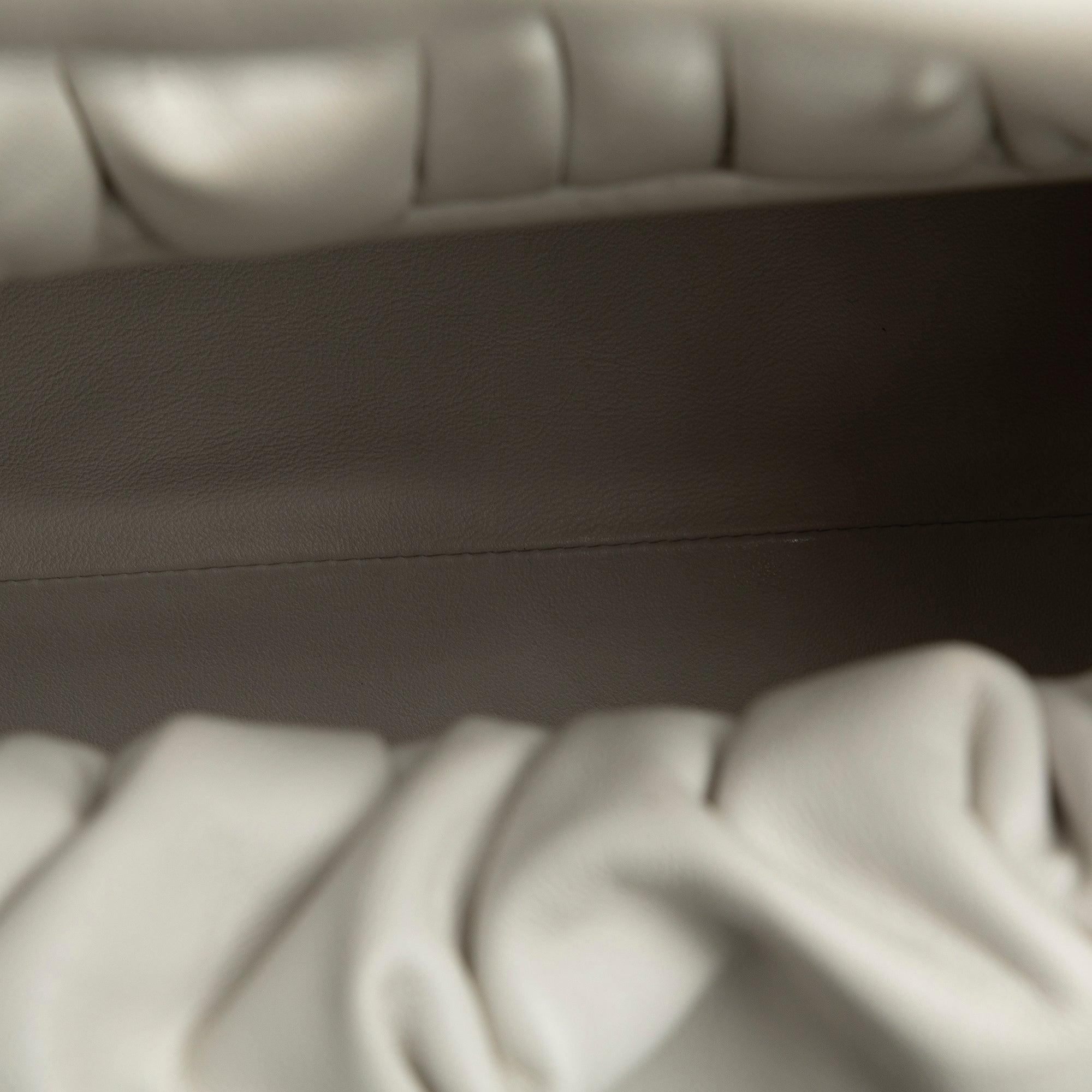 Bottega Veneta | Pre-Owned Lambskin The Shoulder Pouch - II | White