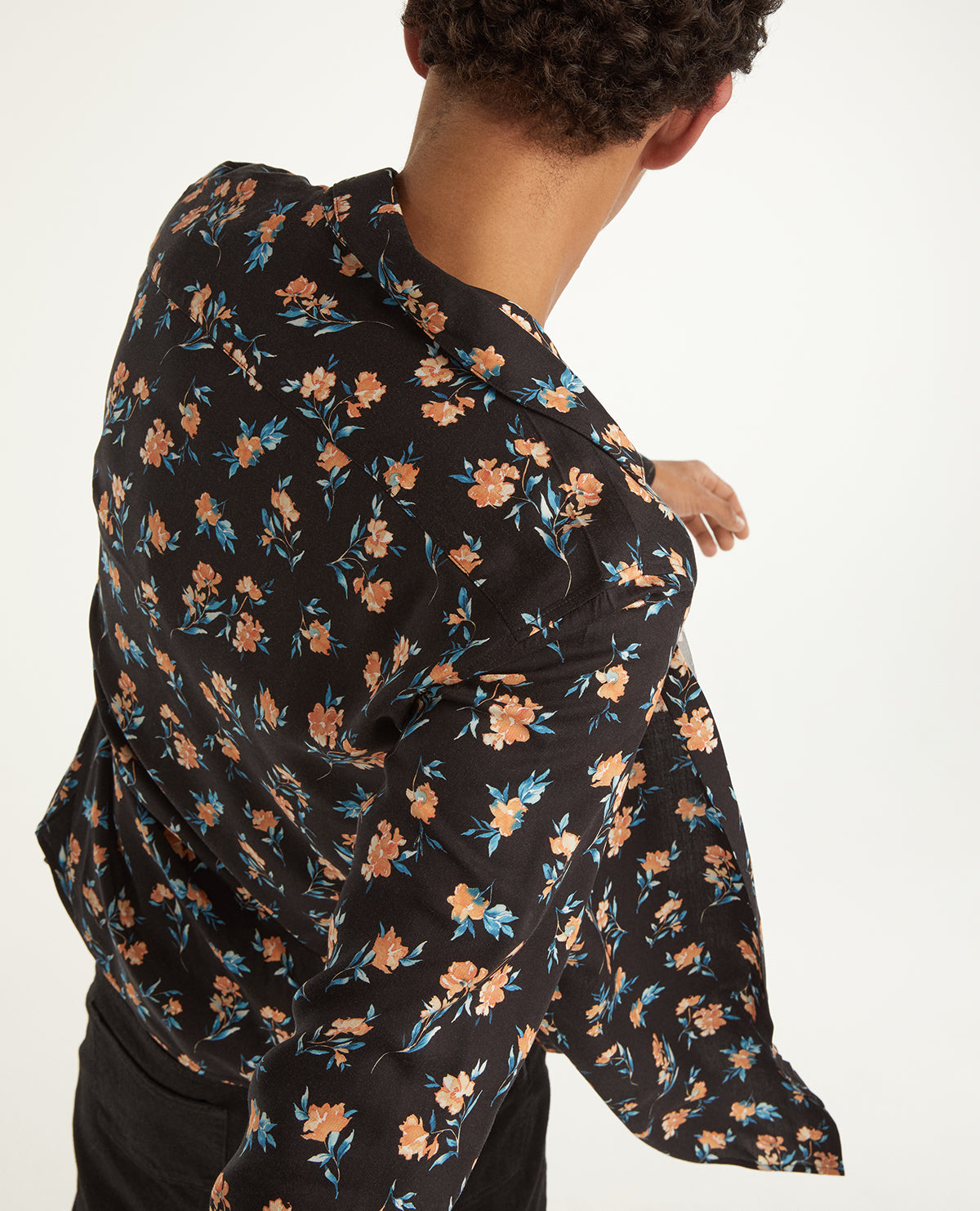 Shirt With Classic Collar & Flowers | Men | Black x Pink