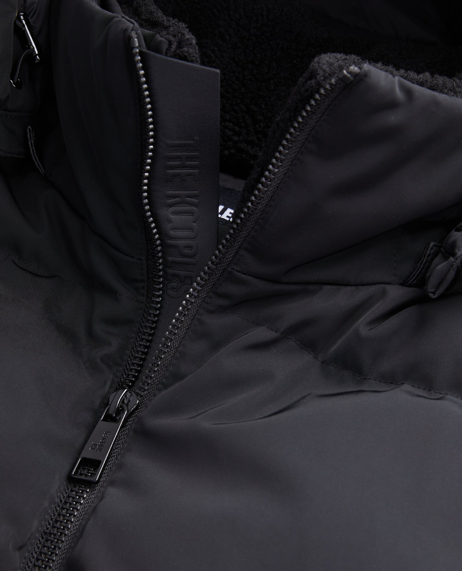 Sleeveless Hooded Puffer Jacket | Men | Black