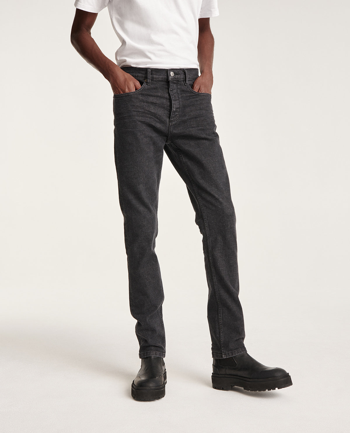 Faded Slim-Fit Jeans With Pockets | Men | Black Washed