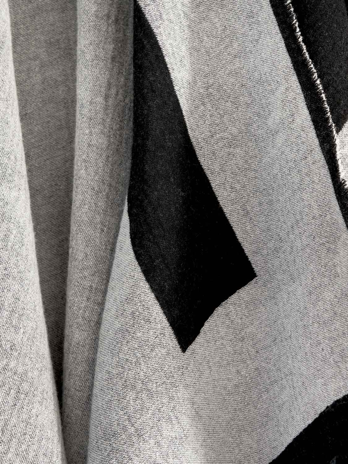 Womens | Icon Poncho | Black/Cool Gray