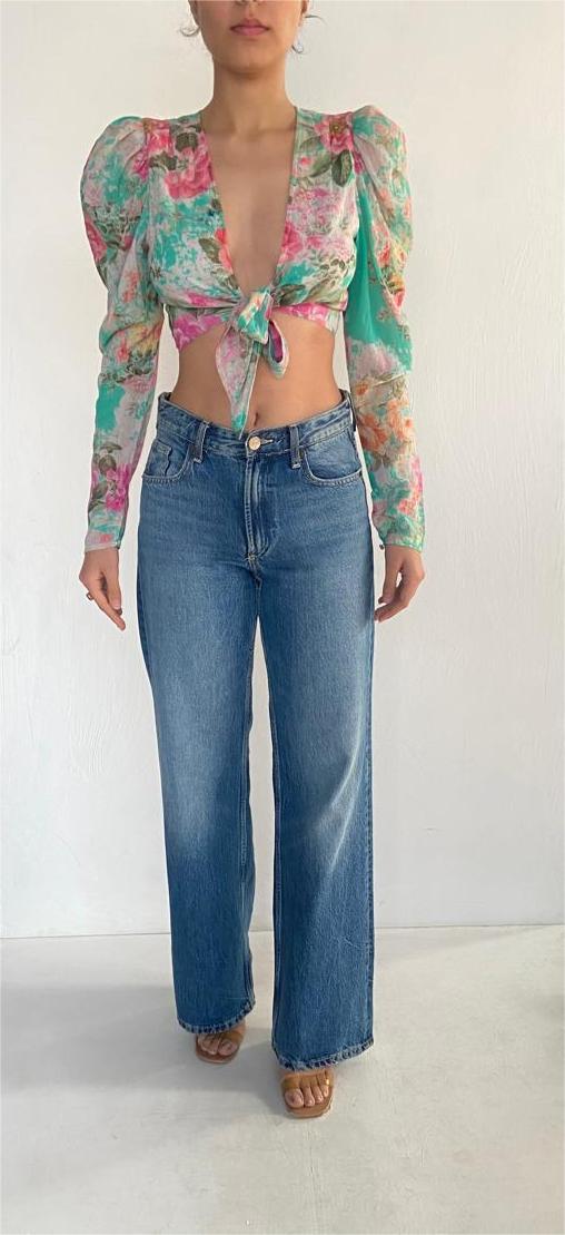 Hemant & Nandita | V-Neck Long-Sleeve Crop Top | Green