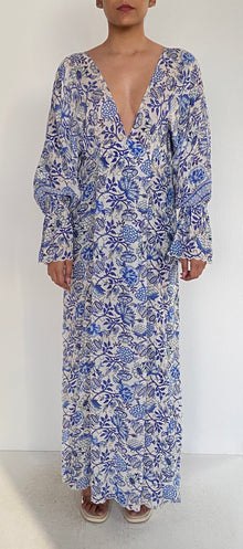 Hemant & Nandita | Mala Kaftan | Blue/White