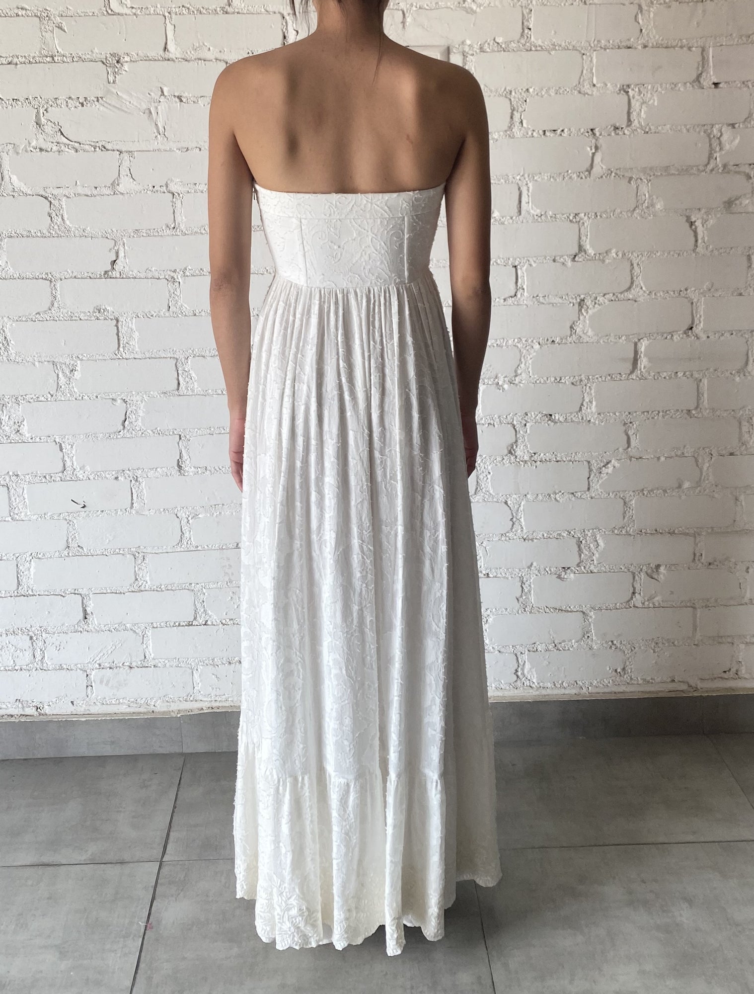 Hemant & Nandita | Nera Sweetheart-Neck Sleeveless Long Dress | White