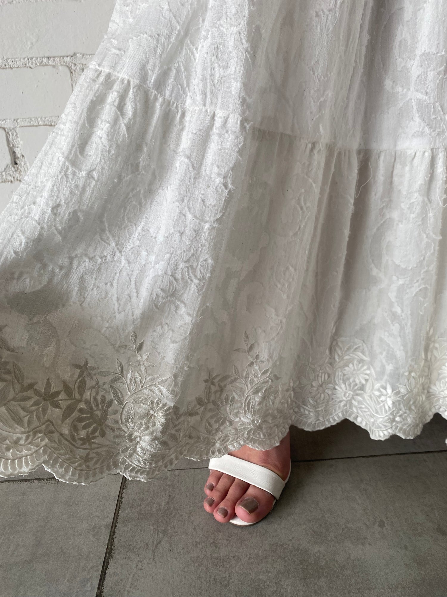 Hemant & Nandita | Nera Sweetheart-Neck Sleeveless Long Dress | White