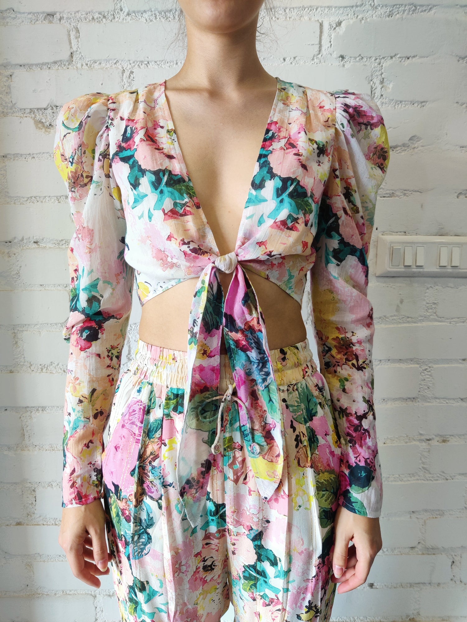 Hemant & Nandita | Teien Top | Pastel