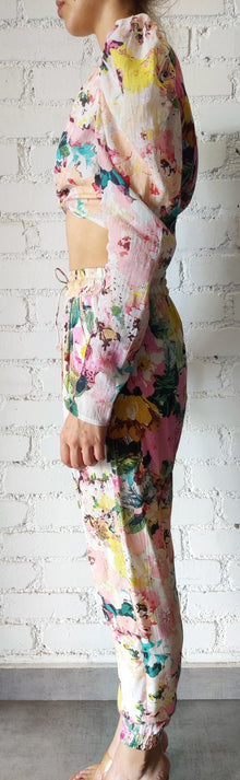 Hemant & Nandita | Teien Top | Pastel