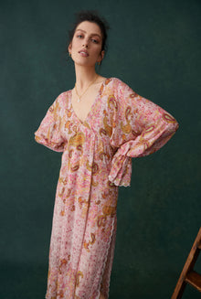 Hemant & Nandita | Vera Kaftan | Off-White
