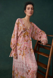Hemant & Nandita | Vera Kaftan | Off-White