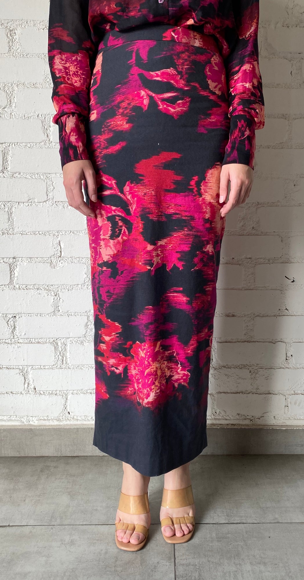 Hemant & Nandita | Zina Long Skirt | Black/Magenta