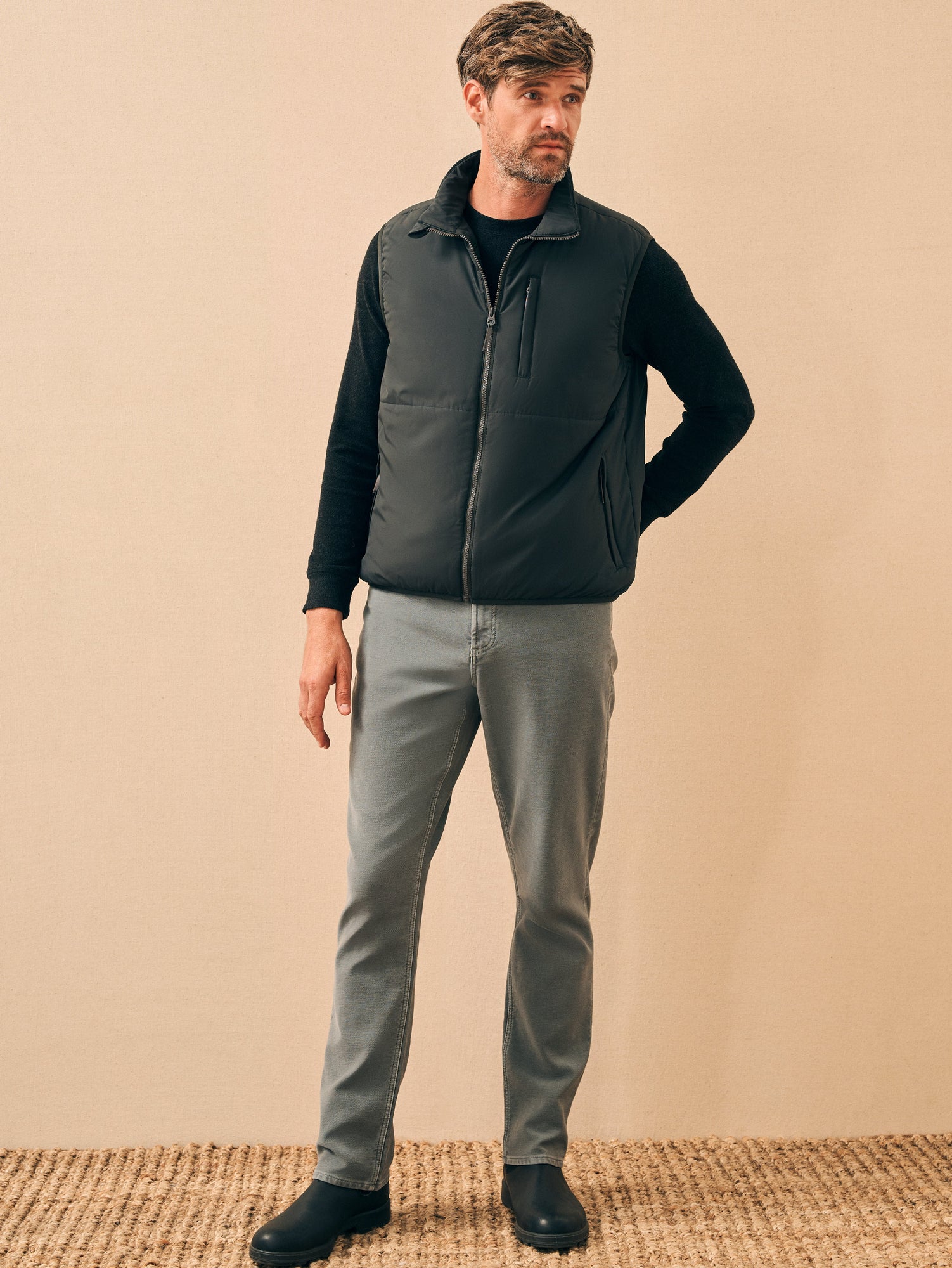 Mens | Atmosphere Vest | Mountain Black