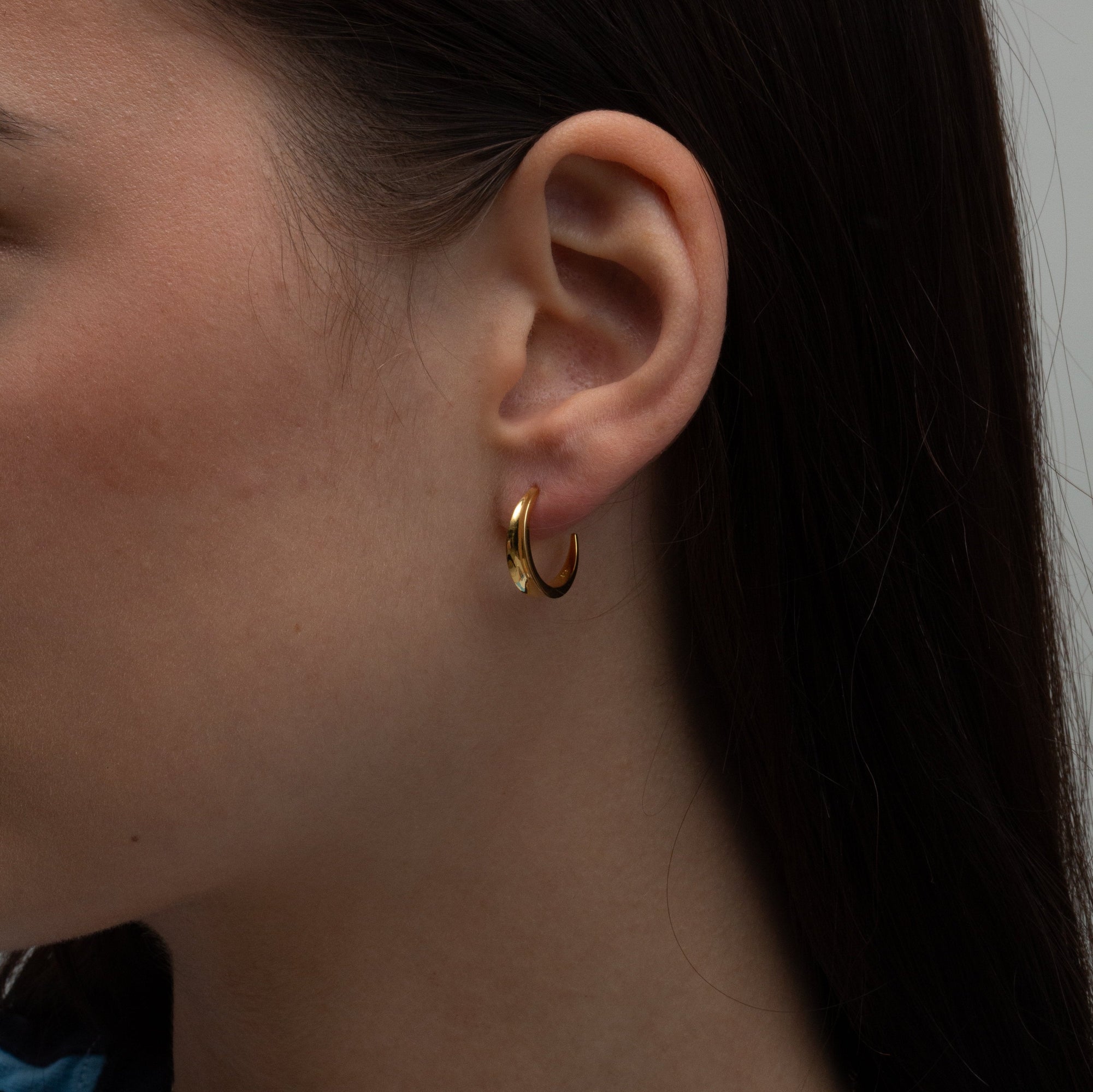 The Elsa Curved Earrings | 18KT Gold Vermeil