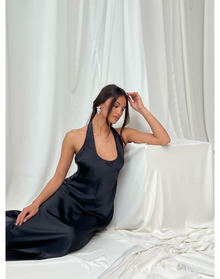 Halter Scoop Midi Dress | Black