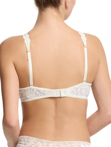 Signature Lace Unlined Underwire Bra | Marshmallow