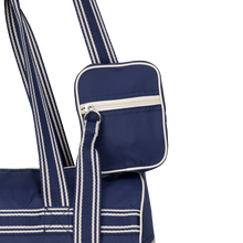 The Big Pleasing Barrel Bag | Navy