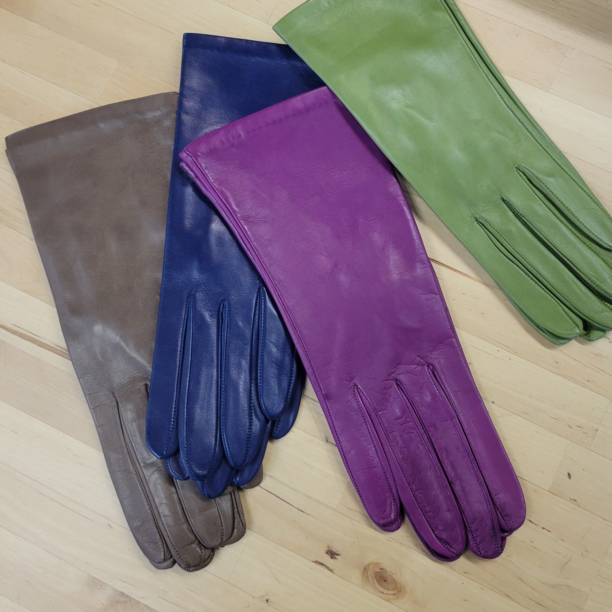 Womens | Silk Lined Leather Gloves | Bacio Blue