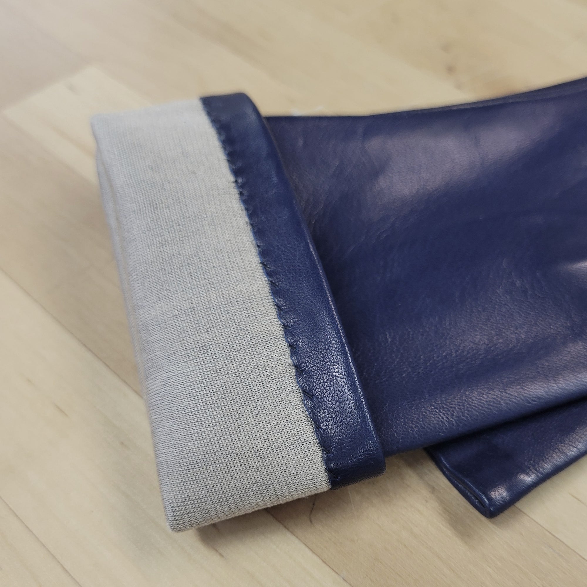 Womens | Silk Lined Leather Gloves | Bacio Blue