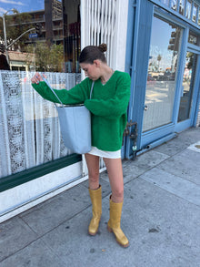 Marion V-Neck | Kelly Green