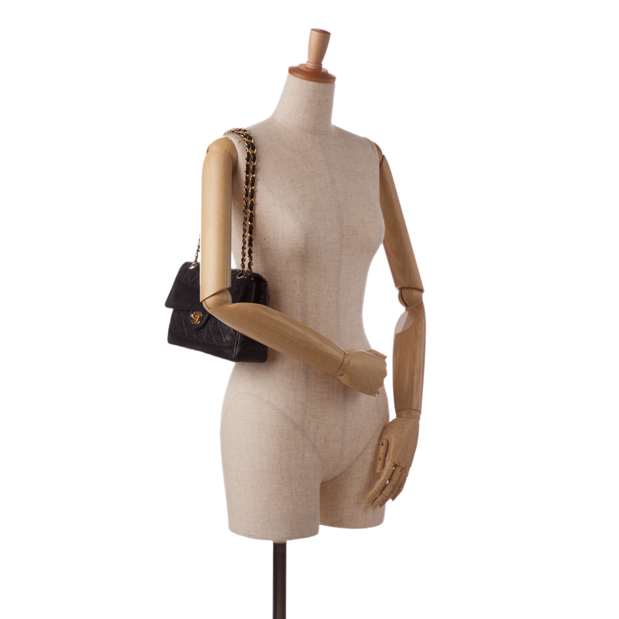 Chanel | Pre-Owned Quilted Lambskin Shoulder Bag | Black