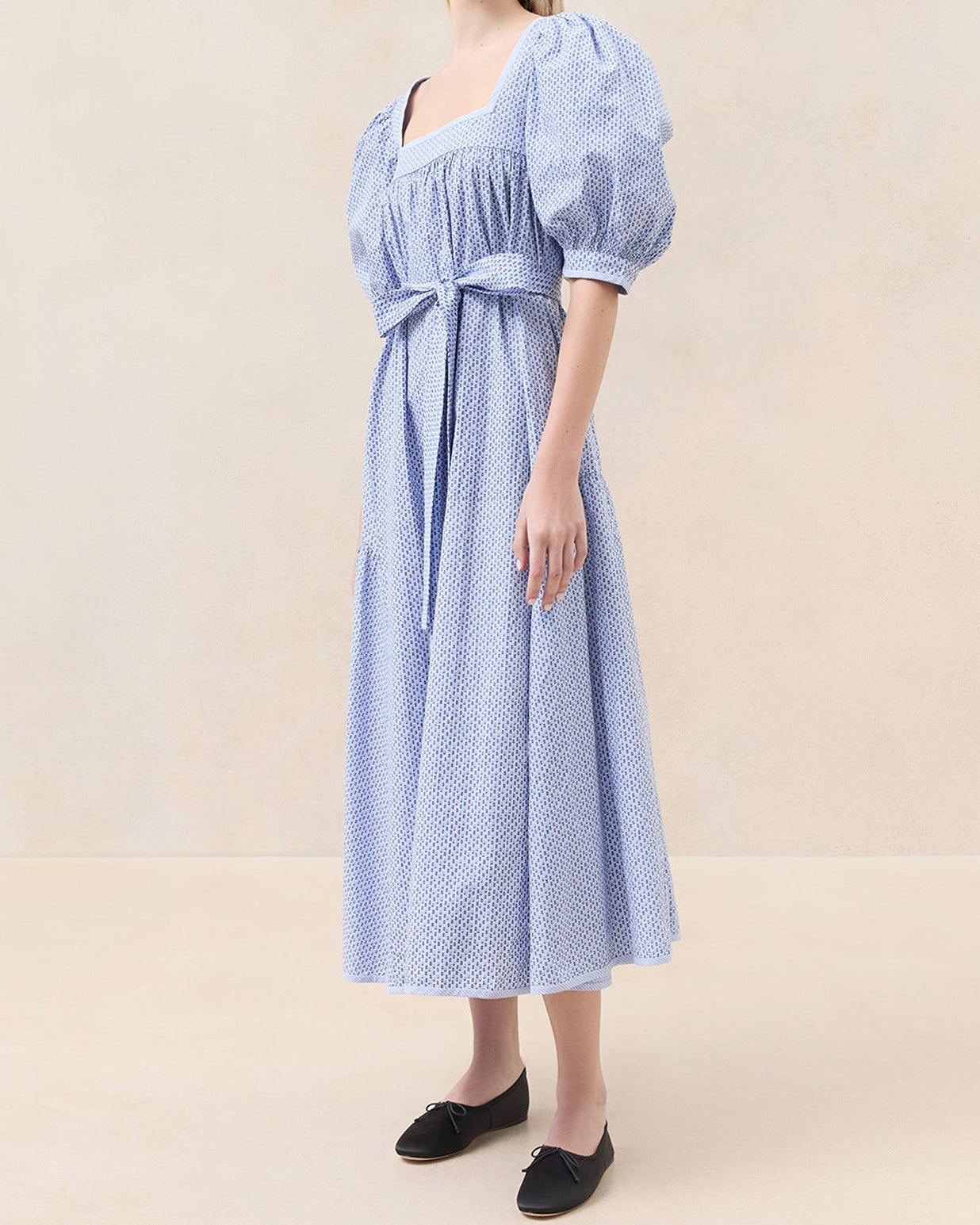 Color: Blue/Cream Plaid