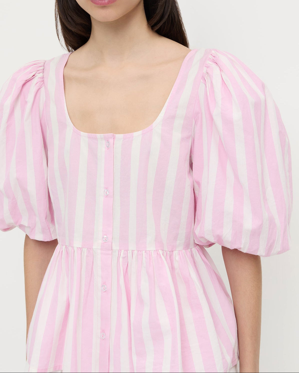 Color: Pink/Cream