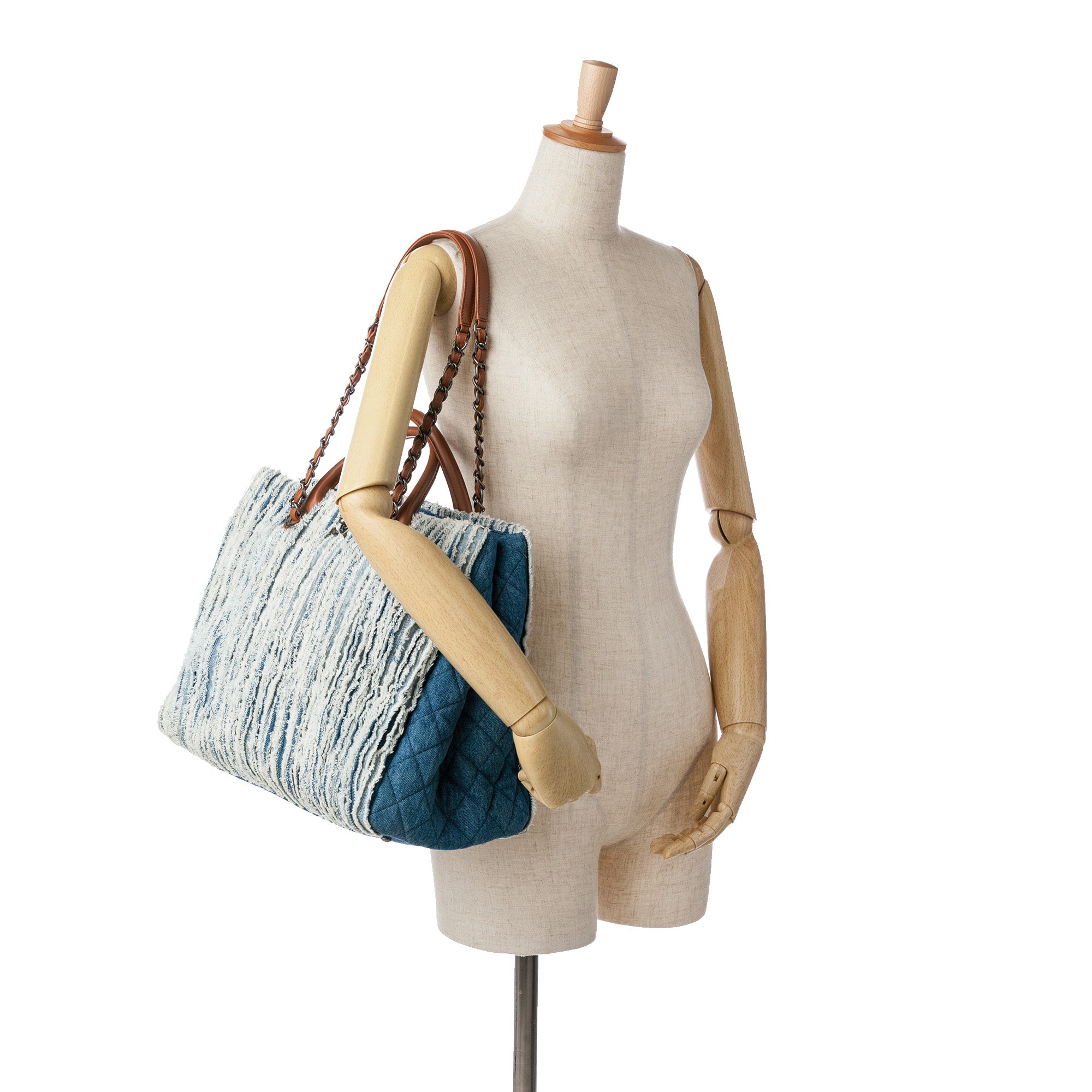 Chanel | Pre-Owned Large Fringed Denim Shopping Tote | Blue/BrownBrownBrownBrownBrown