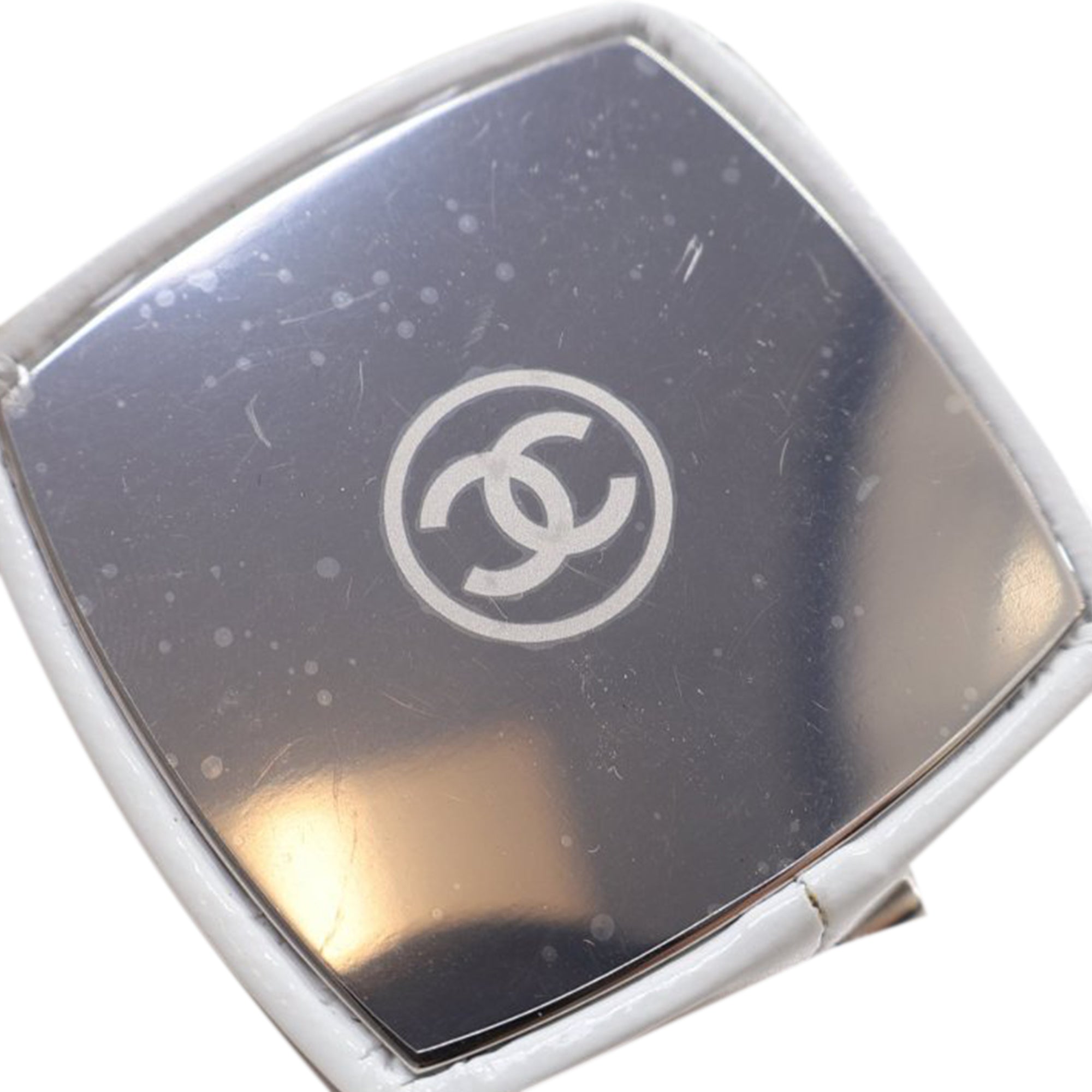 Chanel | Pre-Owned Patent Goatskin Make-Up Box Clutch With Chain | White