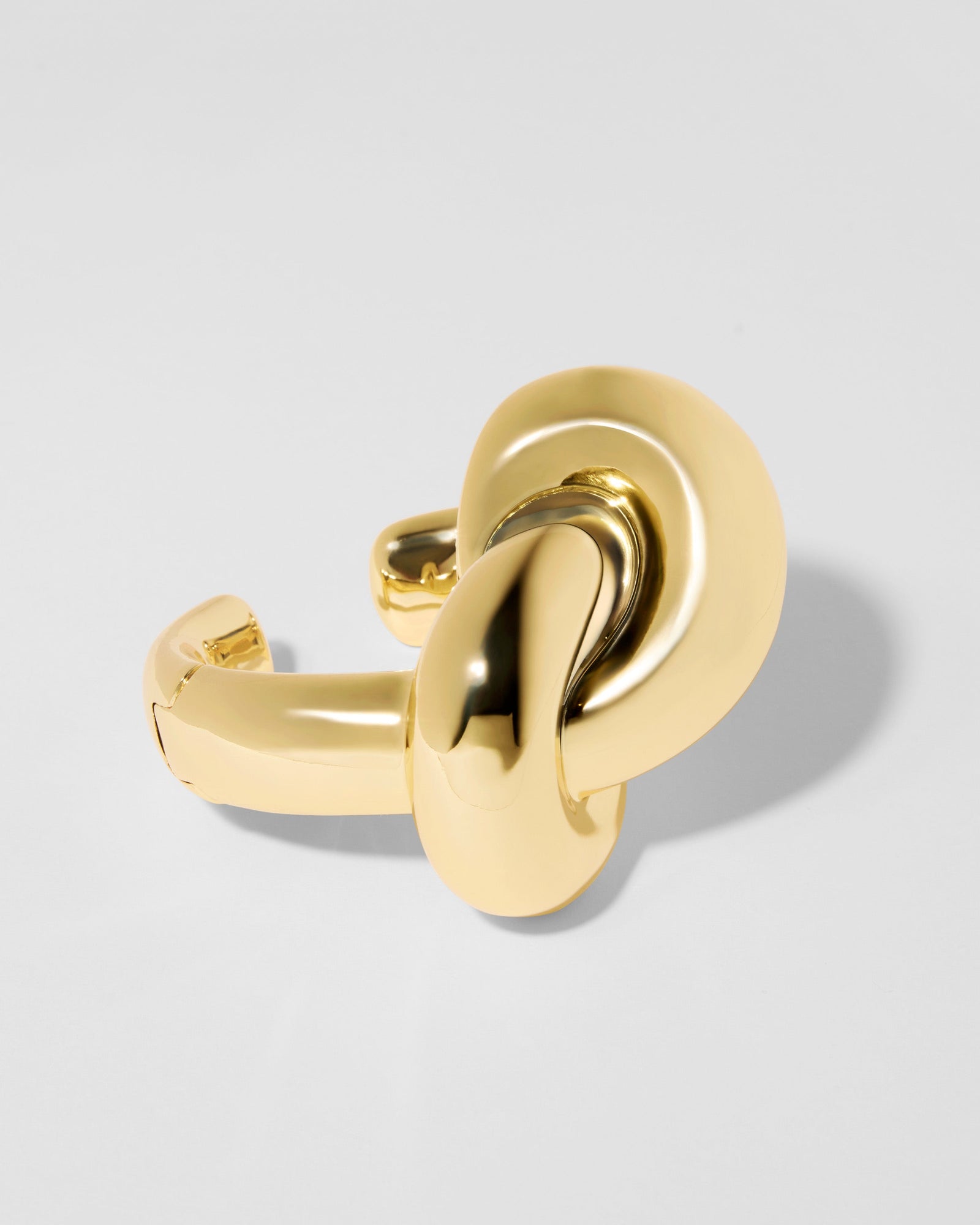 Knot Cuff bracelet - front view | female gold bracelet