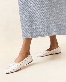 Color: Ecru/Silver