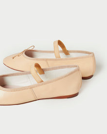 Color: Camel