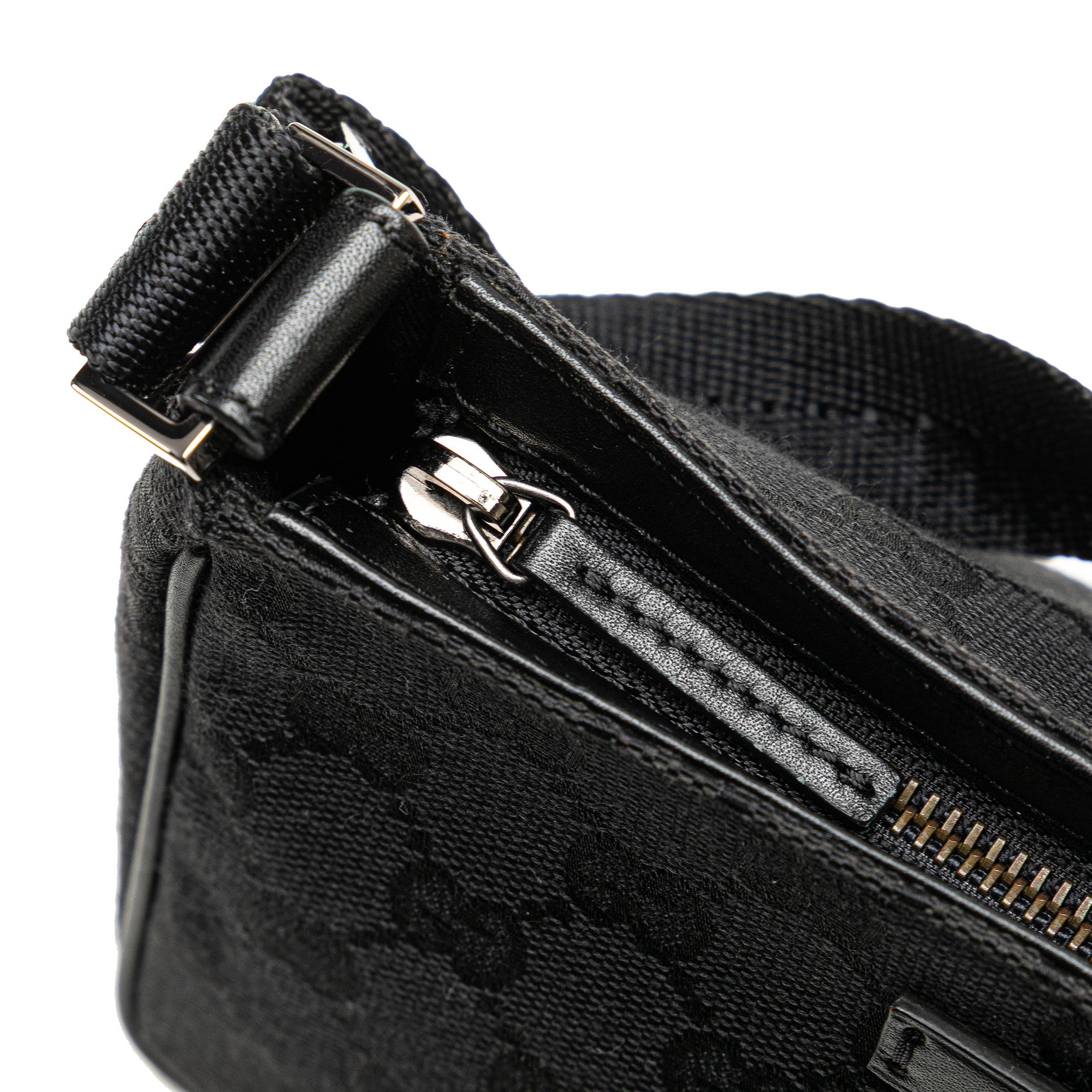 Luxclusif | Gucci | Pre-Owned GG Canvas Handbag | Black