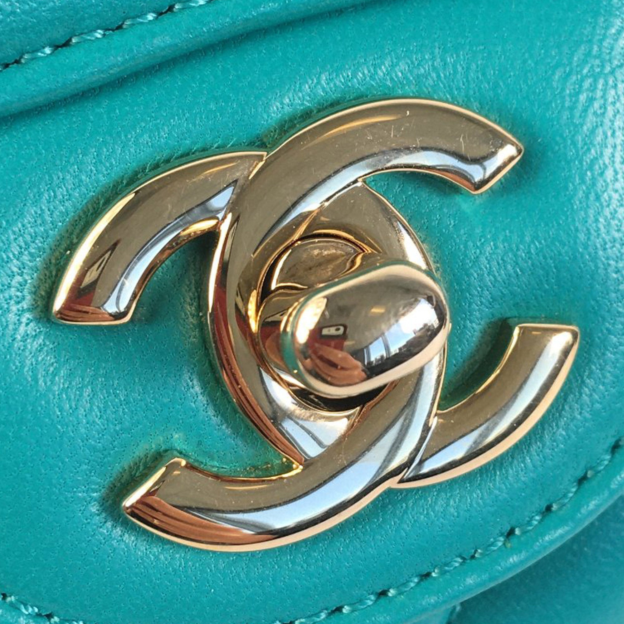 Chanel | Pre-Owned Mini Rectangular Chevron Lambskin Single Flap | Green