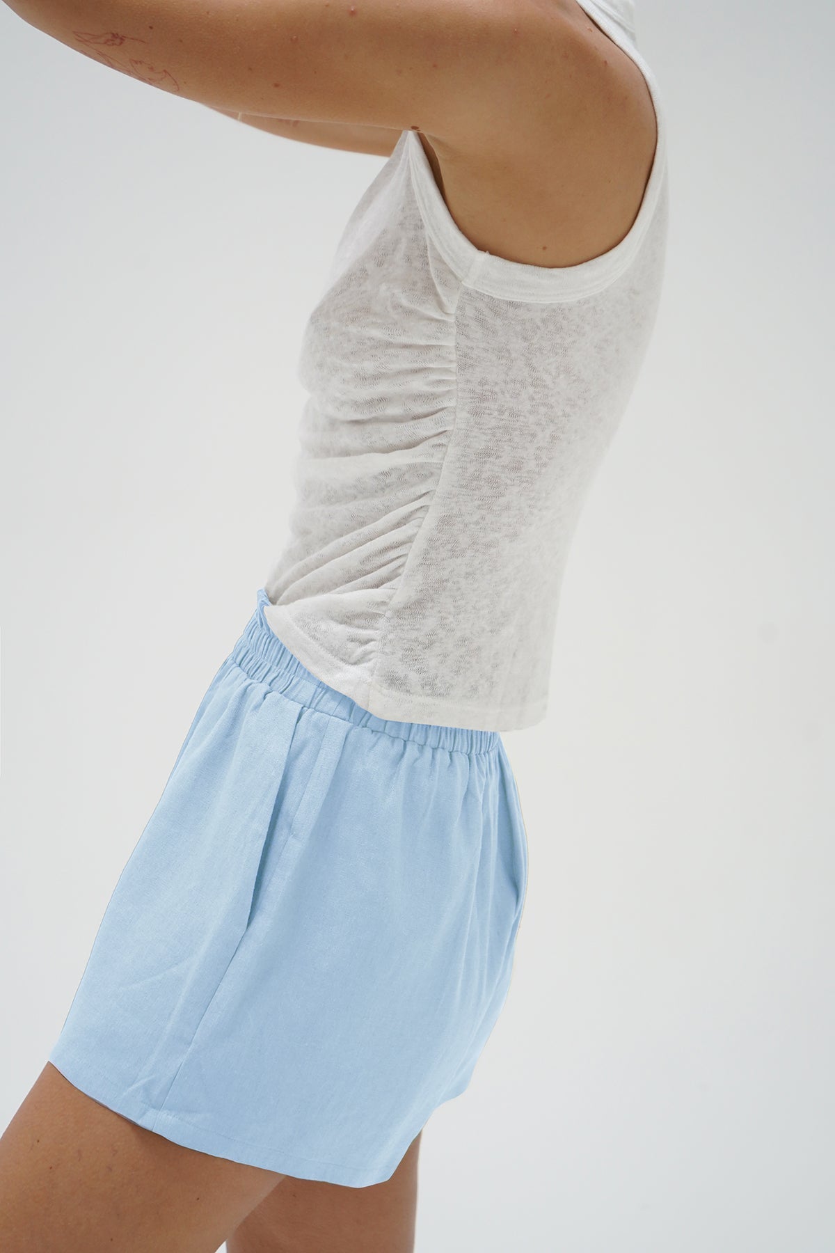 Women | Aras Linen Elastic Waist Short | Mirage Blue