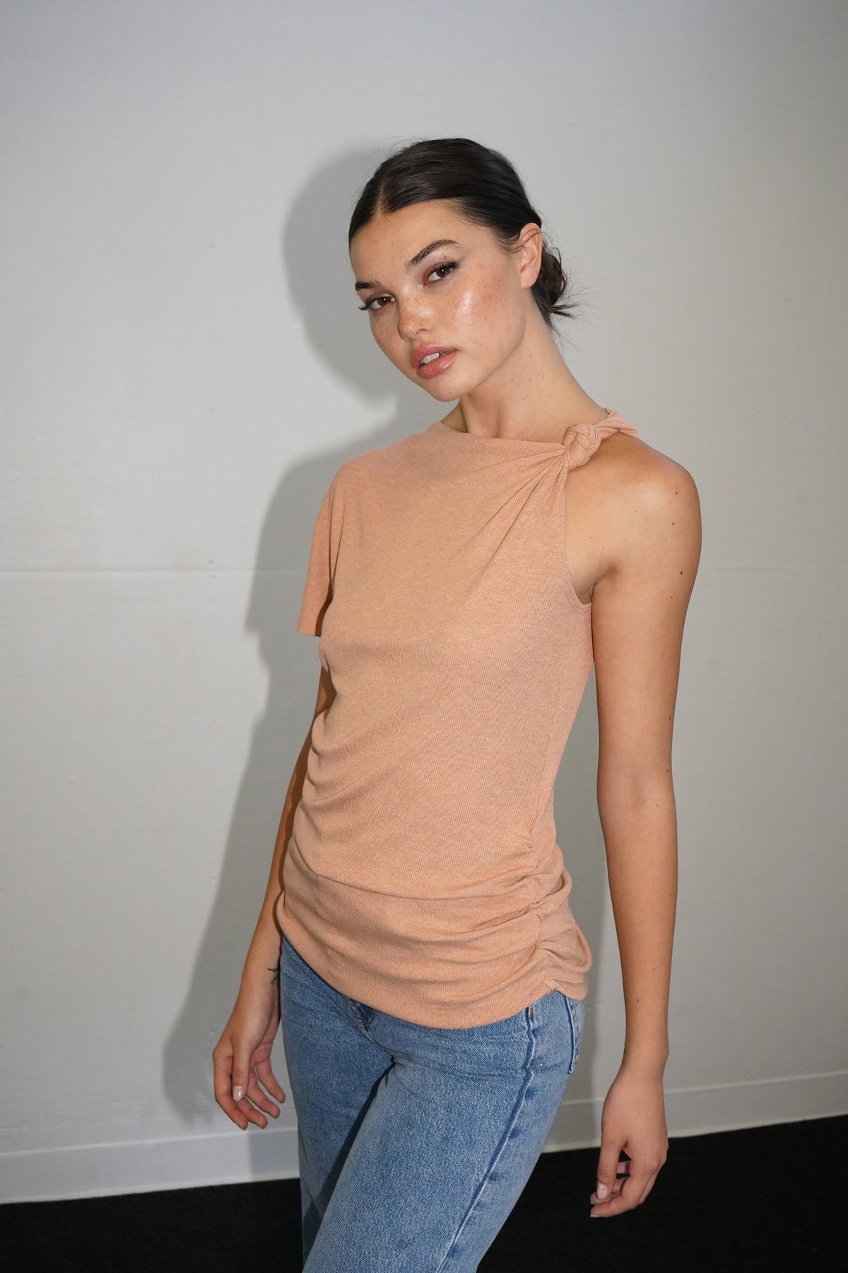Women | Sarai Twist Shoulder Rib Top | Heather Blush