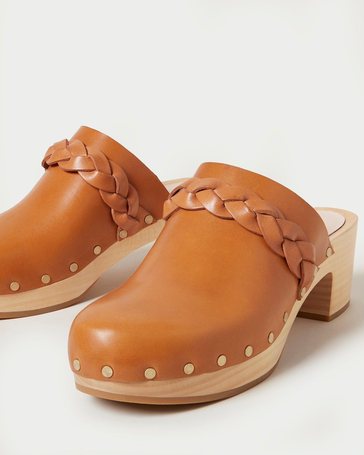 Color: Cognac
