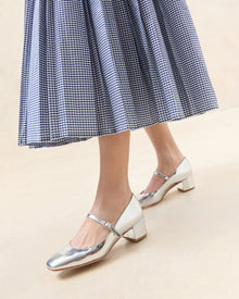 Color: Silver