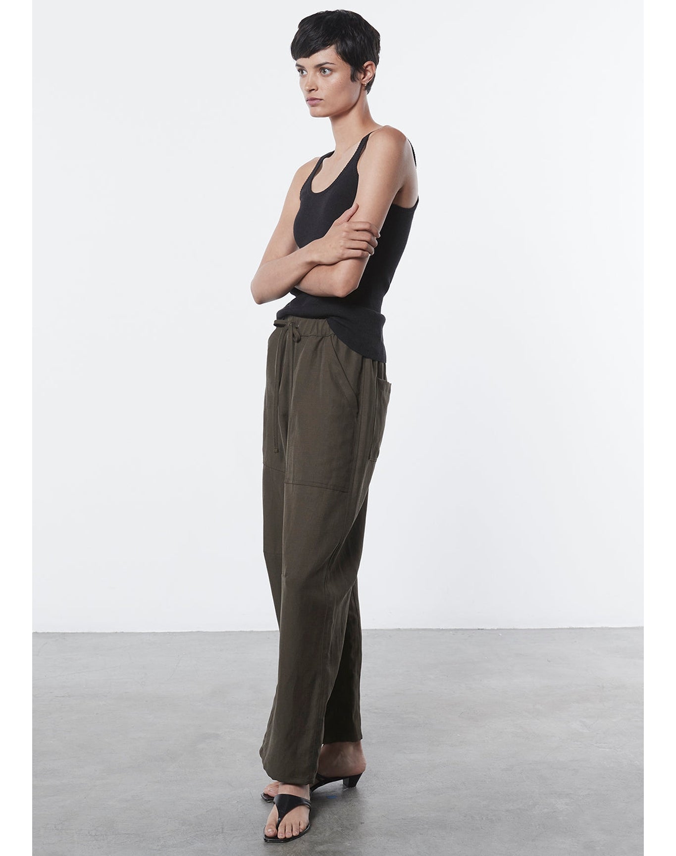 Linen Knit Strappy Tank | Black
