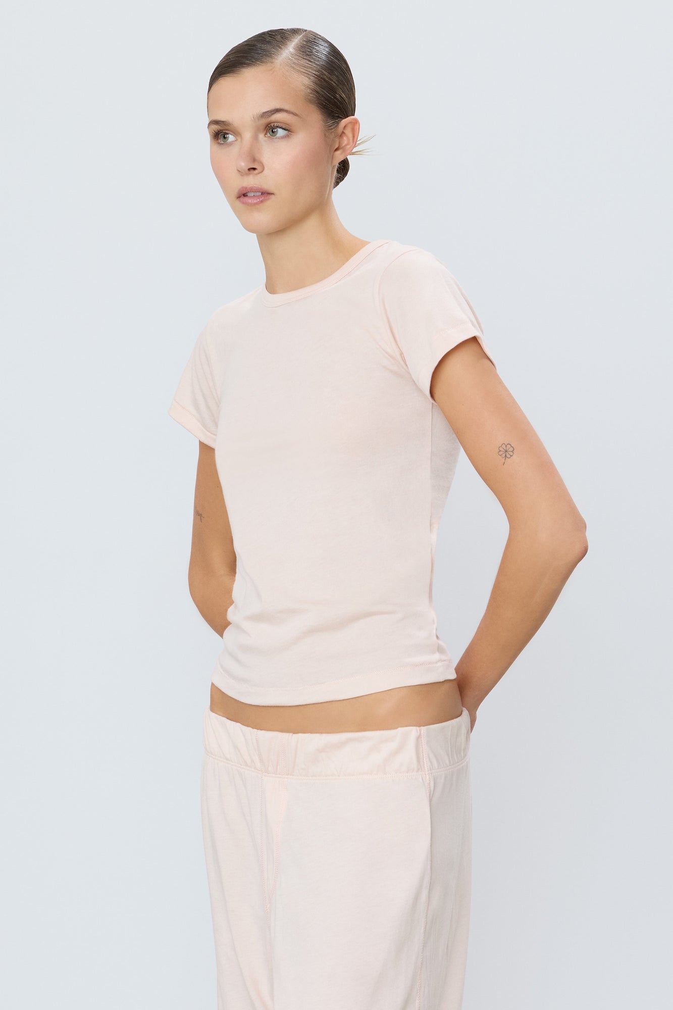 FITTED CREWNECK SHORT SLEEVE T-SHIRT - ETERNE