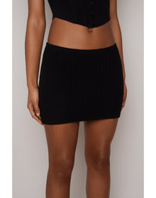 Low-Rise Rib Knit Mini Skirt | Black