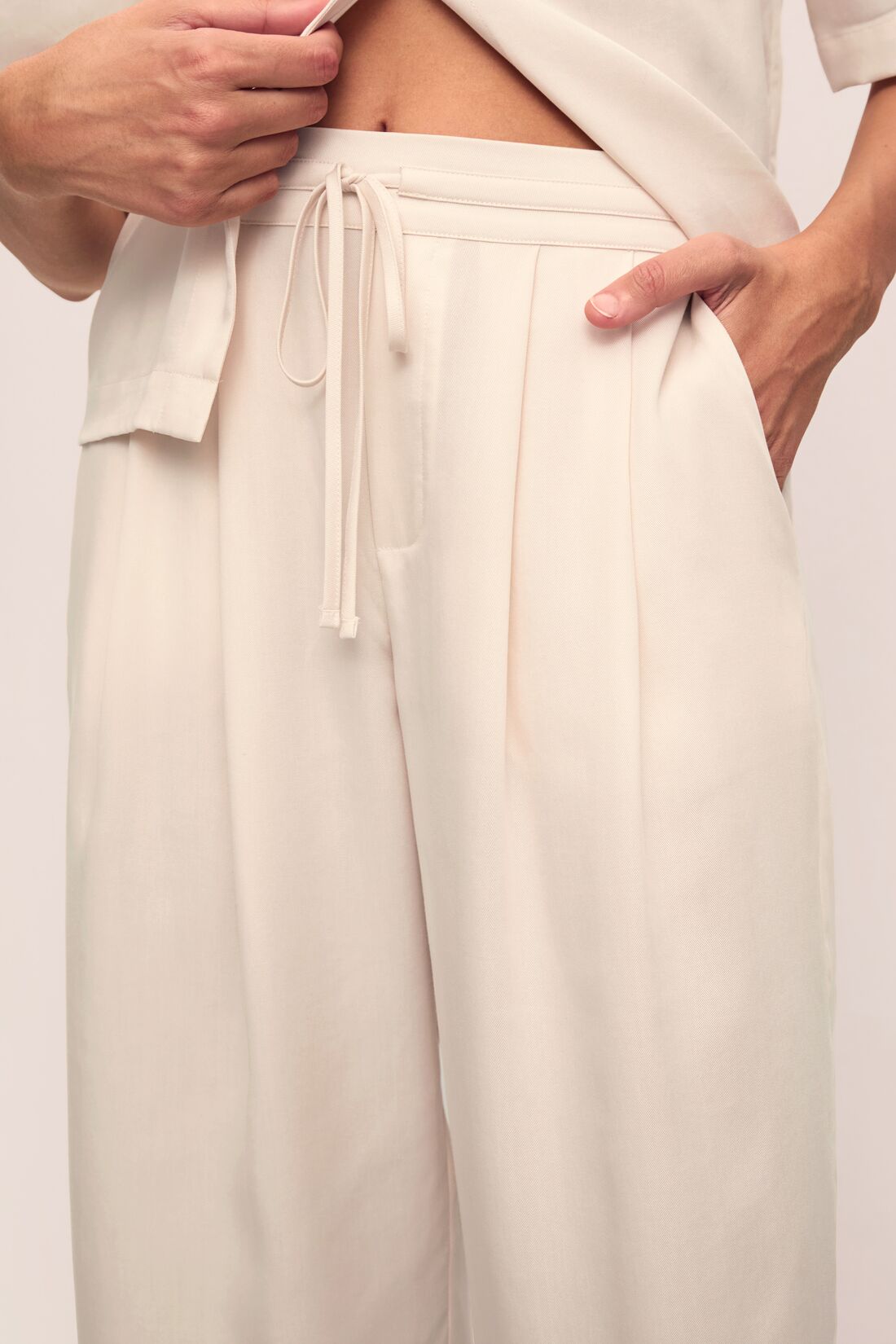 Tencel Woven Relaxed Trouser | Whitecap Grey