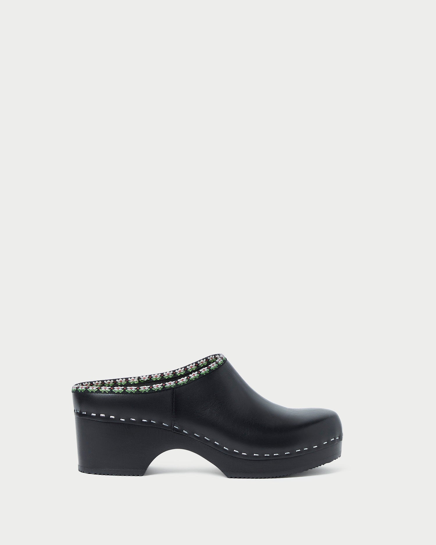 Color: Black/Floral Ribbon