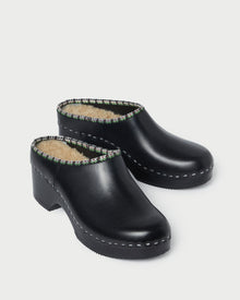 Color: Black/Floral Ribbon