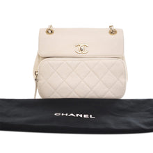 Chanel | Pre-Owned Caviar Business Affinity Messenger Flap | White/Ivory