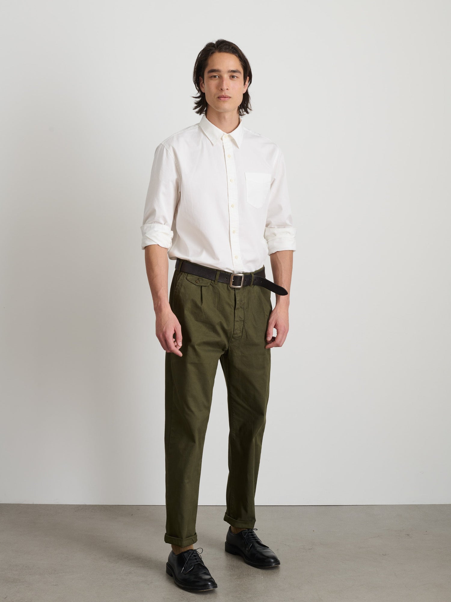 Men | Long Inseam Standard Pleated Pant | Chino Military Olive